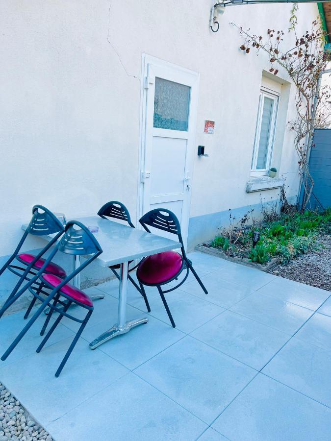 Joli appartement indépendant au cœur de Vittel Exterior foto
